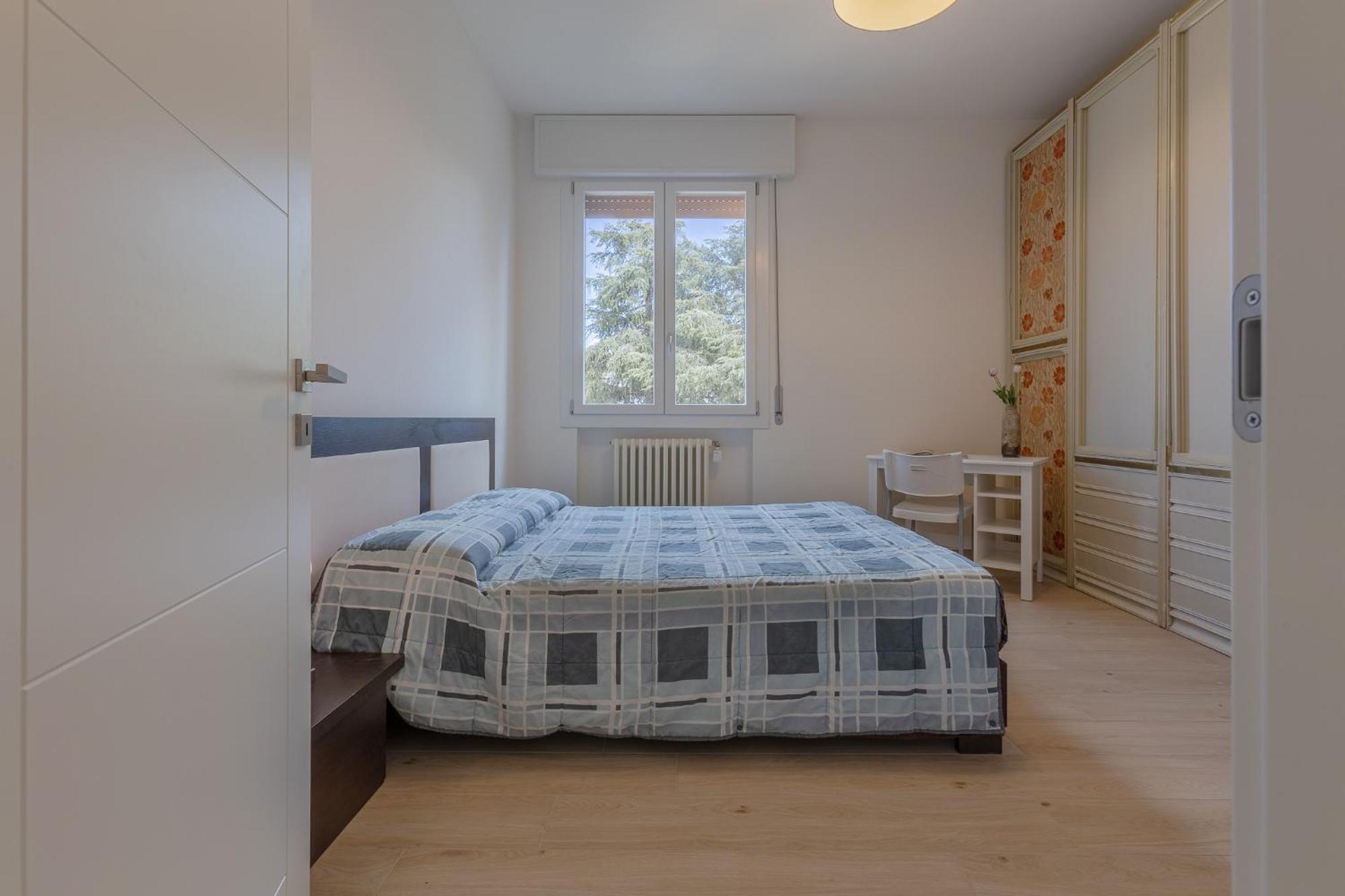 Spacious X5 With Two Balconies! Apartment *