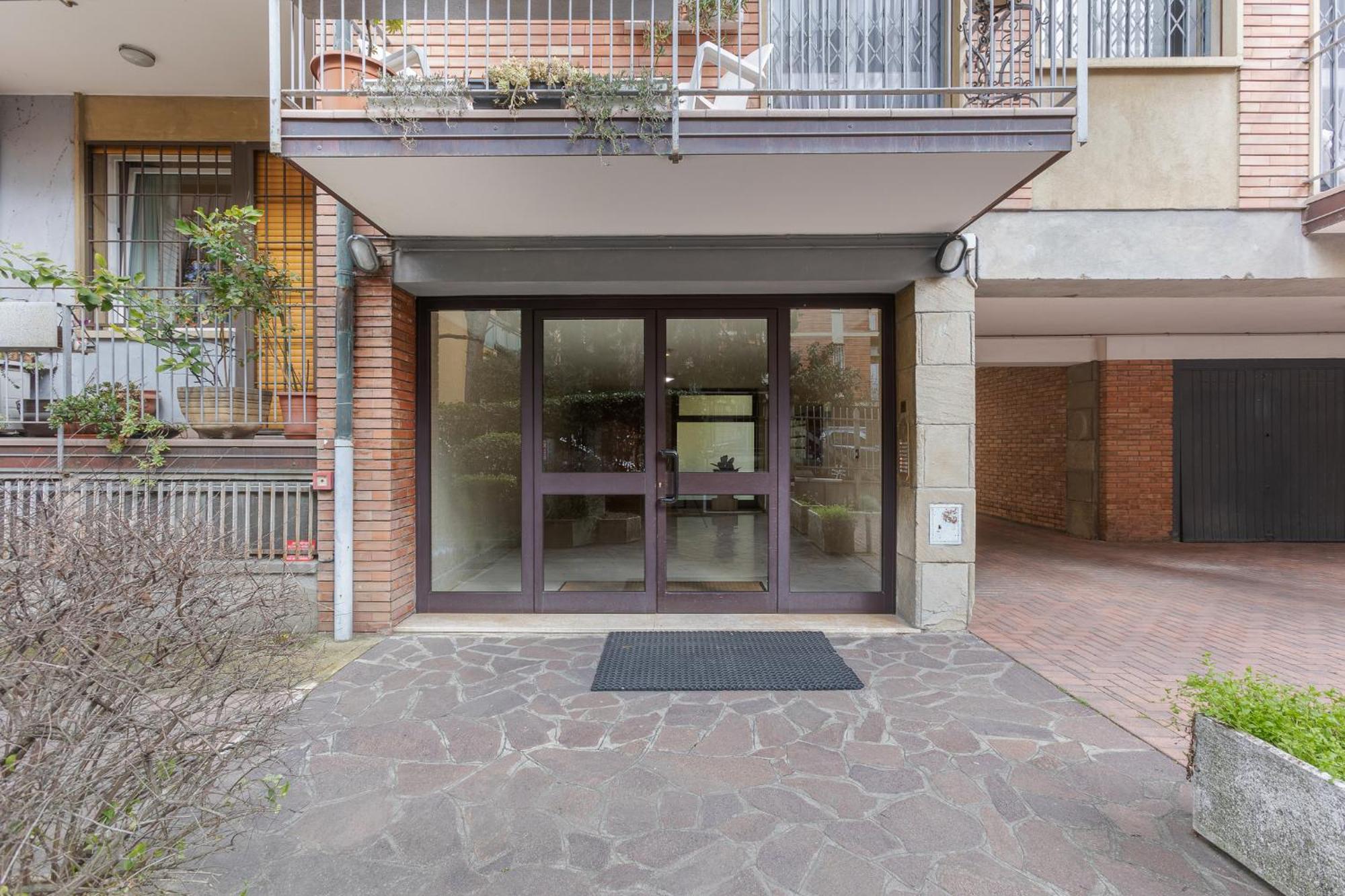 Apartment Spacious X5 With Two Balconies! *